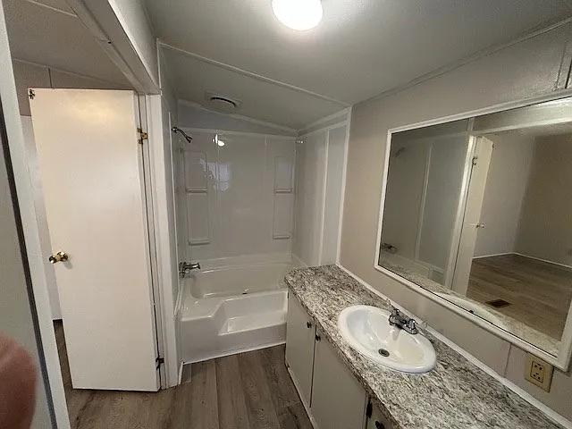 3 bed, $1,500 — Photo 3