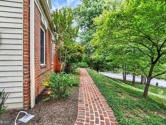 4th image of 4701 Rock Ledge Dr