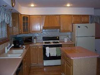4th image of 2815 Downing Ave