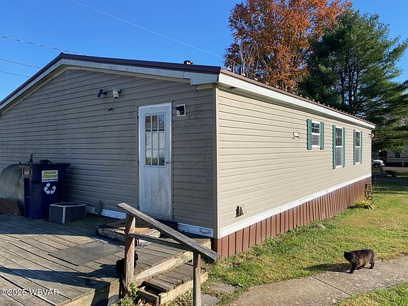 3rd image of 328 Louise Ave