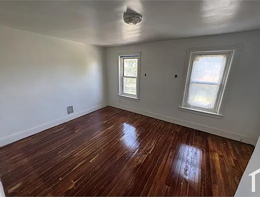 330 Walnut St — Photo 7