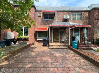60-73 71st St, Maspeth, NY 11378