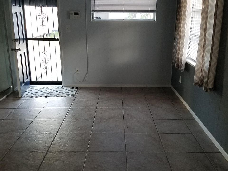 1st image of 4725 Dartmouth Ave N #R