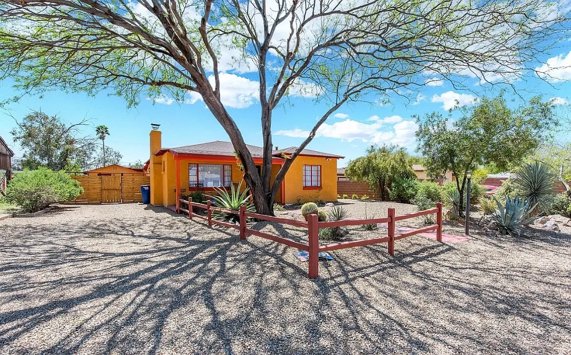 4 bed, 2080 sqft, $3,900 — Photo 1