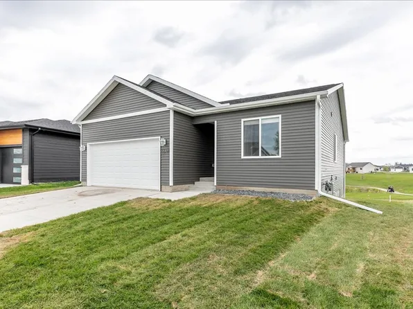 6647 NE 9th Ct, Des Moines, IA 50313