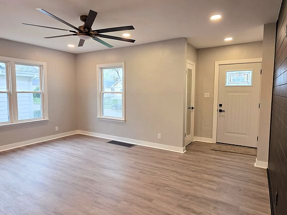 4th image of 708 S Osborn Ave