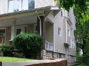 4th image of 3022 Parkwood Blvd