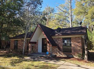 713 Wicker St, Forest, MS 39074
