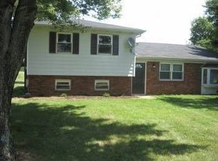 2060 Middleboro Rd, Clarksville, OH 45113