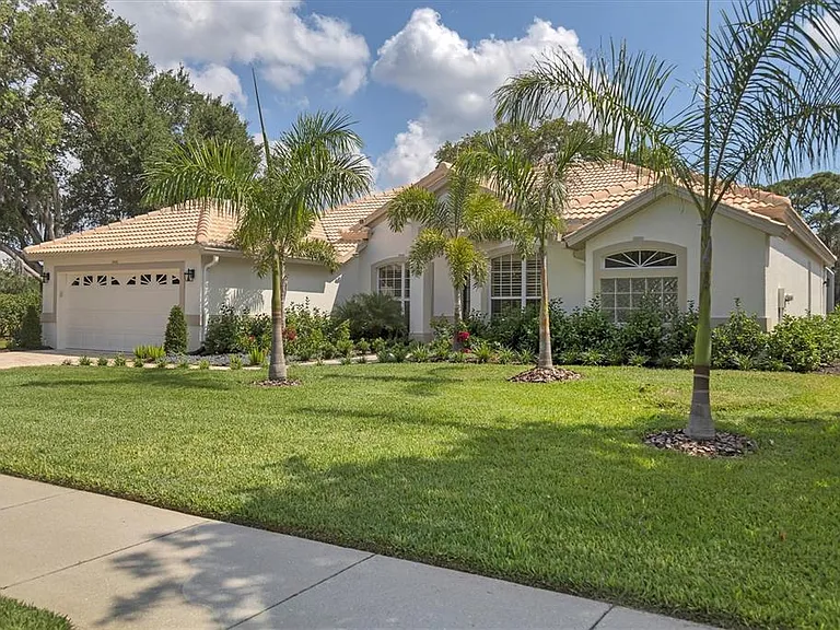 8501 Park Shore Ln — Photo 2