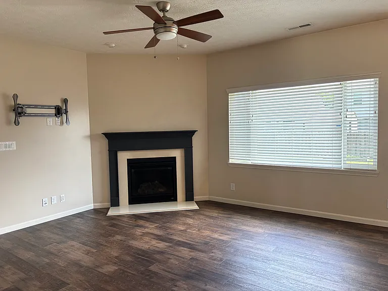 3332 McNeel Ct — Photo 4