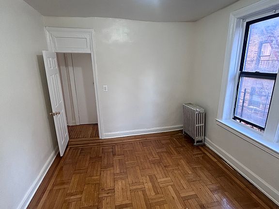 3rd image of 4996 Broadway APT 2i