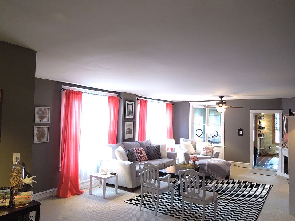 Living Room (furnished by previous tenant)