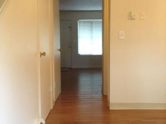5th image of 1649 NE Barberry Dr APT 6