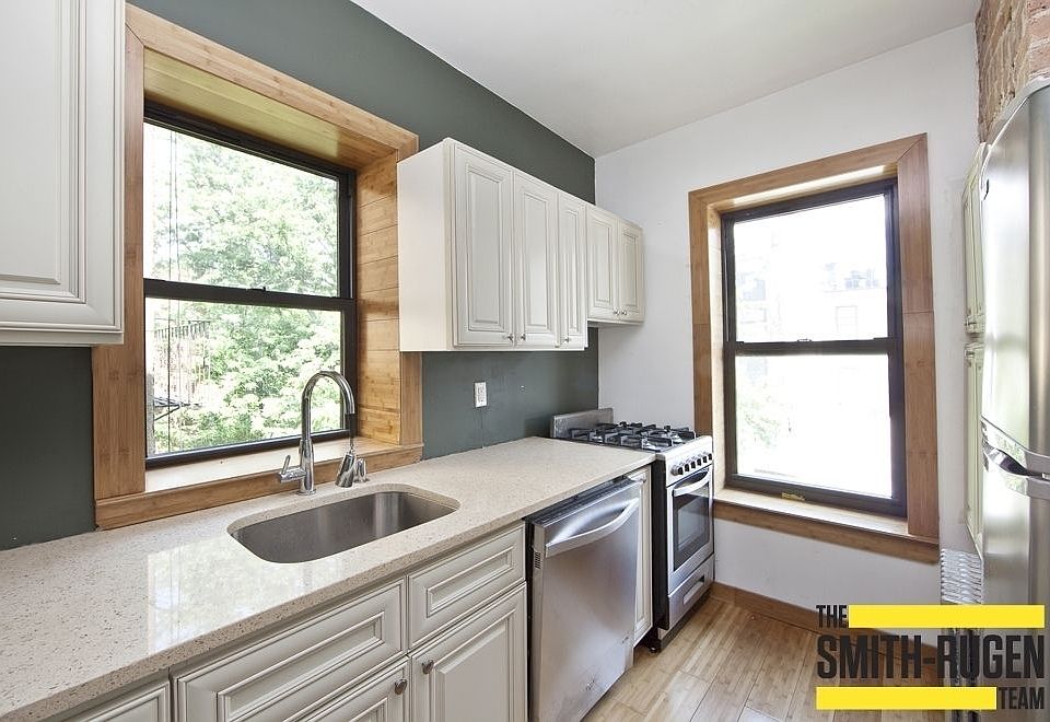 1st image of 439 W 48th St APT 5W