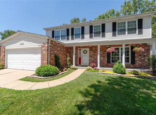 10885 Ridge Forest Dr, Saint Louis, MO 63123