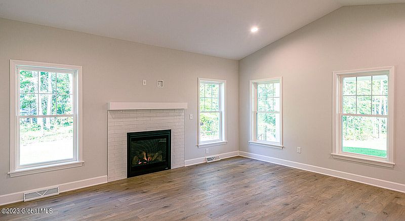 2nd image of 15 Farmington Court