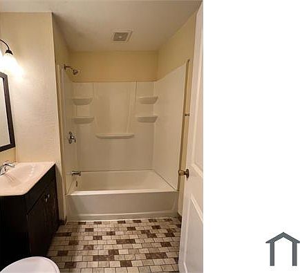 5th image of 1306 N Rockton Ave