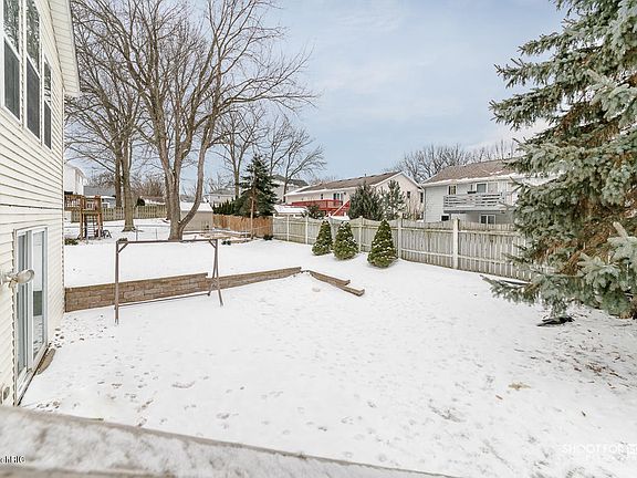 3rd image of 2507 Jameswood Ct