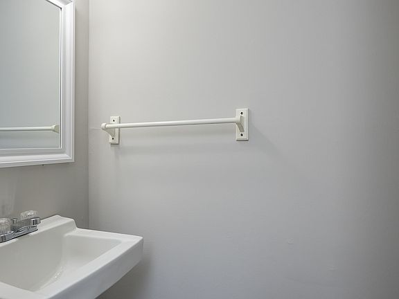 5th image of 516 Dupont Ave