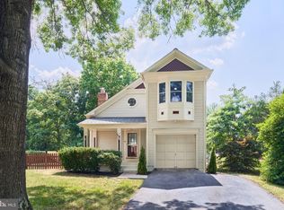 4 Bentmoor Ct, Sterling, VA 20165