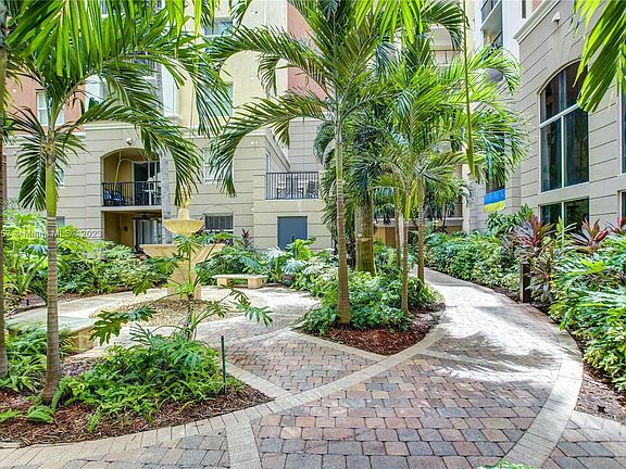 4th image of 17100 N Bay Rd APT 1502