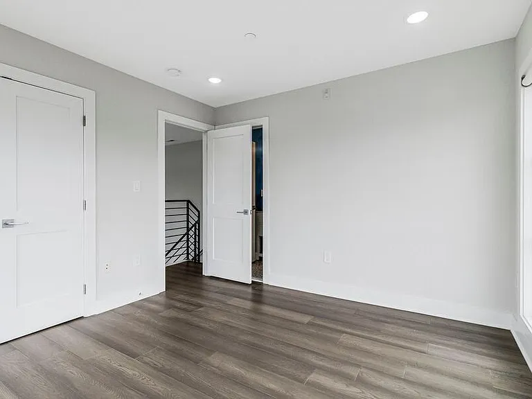 205 V St NW #201 — Photo 18
