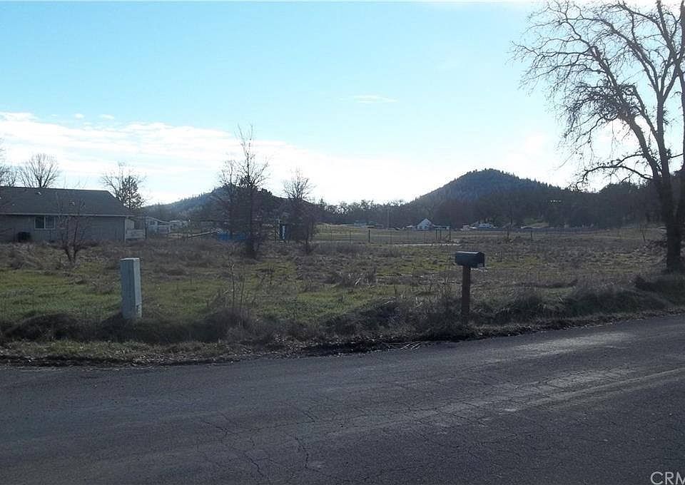 2nd image of 16523 Ellen Springs Dr