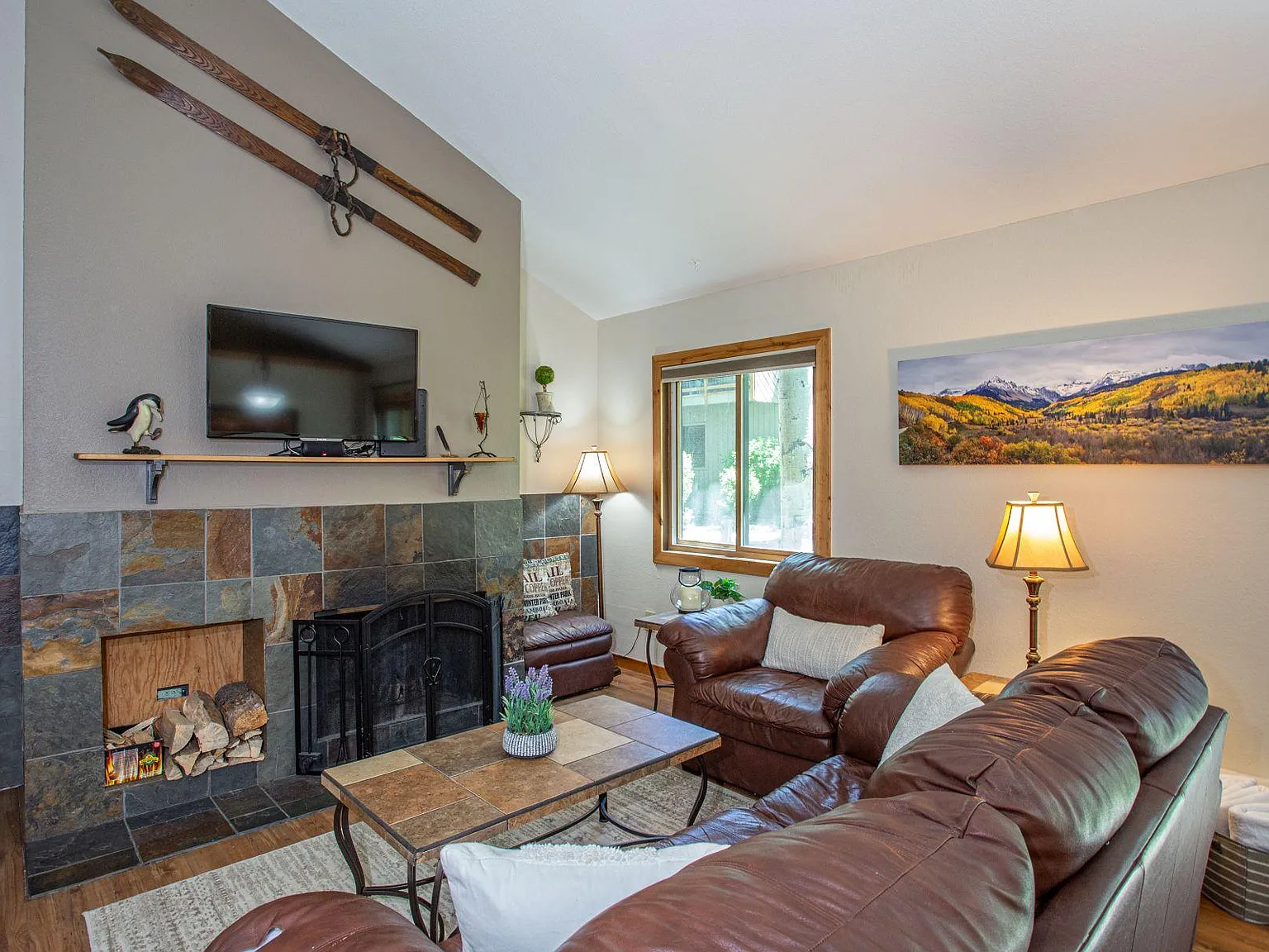 2 bed, 1008 sqft, $2,550 — Photo 2