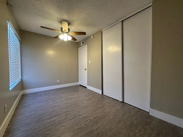 1467 Hialeah Dr #D — Photo 18