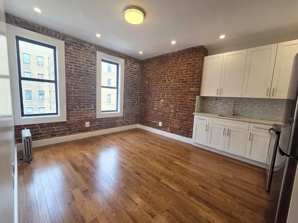 670 West 193rd Street image 1 of 6