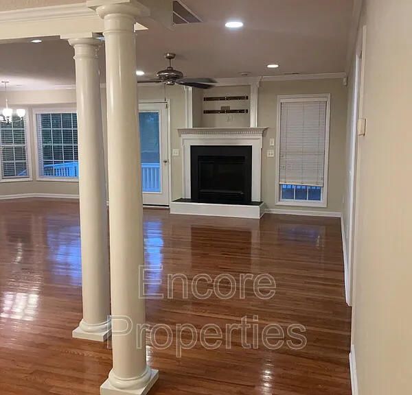 3384 Carolina Way — Photo 4