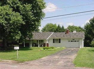 1014 Basilone Dr, New Castle, PA 16101