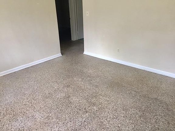 3rd image of 611 Stonehenge Dr