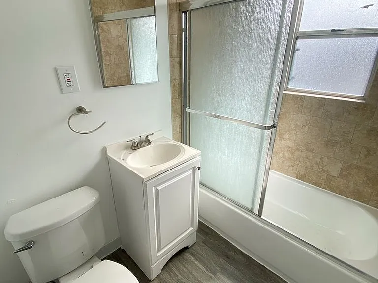 551 Daisy Ave — Photo 11
