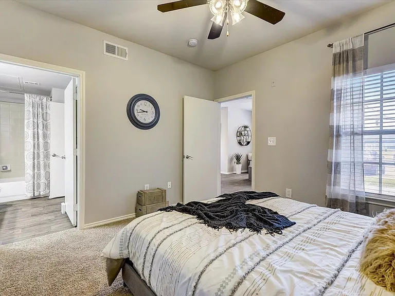 Southpoint Villas — Photo 9