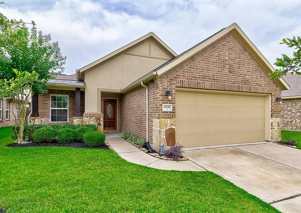 Welcome home! This meticulously maintained Ryland built 3 bedroom, 2 bath home awaits you!