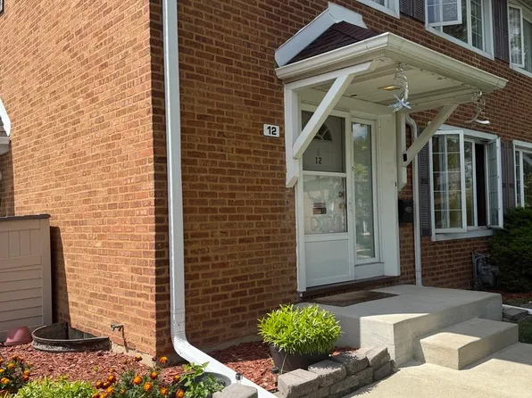 12 Gibson Rd, Park Forest, IL 60466