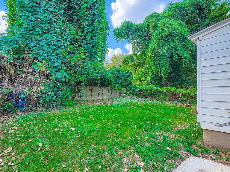 62 Weyman Ave SW — Photo 26
