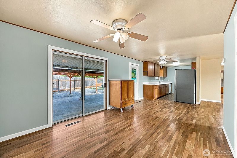 4th image of 13720 13th Avenue Ct E