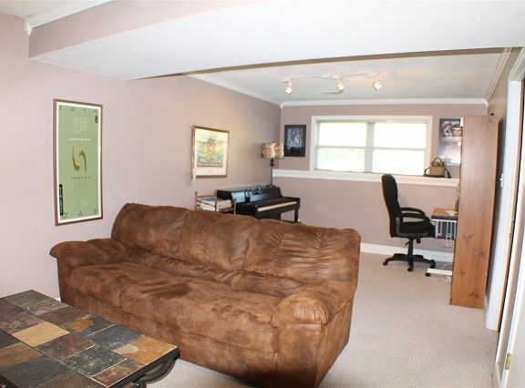 5th image of 340 Park Dr