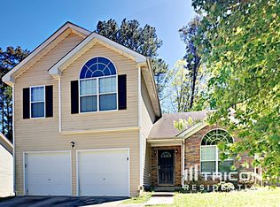 660 Escalade Dr, College Park, GA 30349