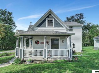 407 Maple St, Hickman, NE 68372