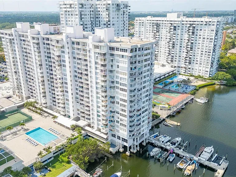 18081 Biscayne Blvd #1903 — Photo 48