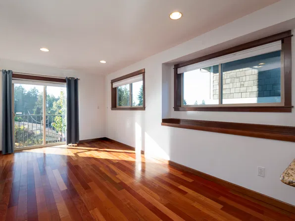 9423 35th Ave SW, Seattle, WA