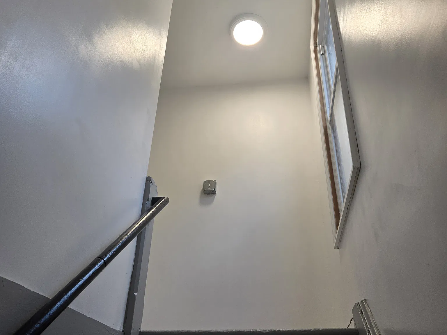 3 bed, 1107 sqft, $2,245 — Photo 3