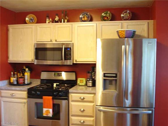 3rd image of 1316 Raynor Dr