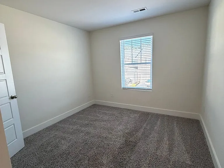 814 Thread Way — Photo 48