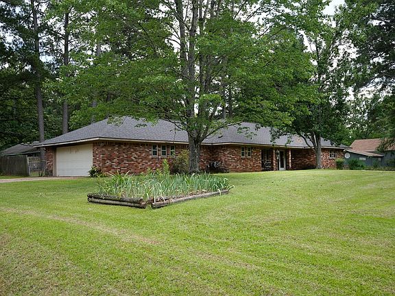 4th image of 4049 Parkwood Dr