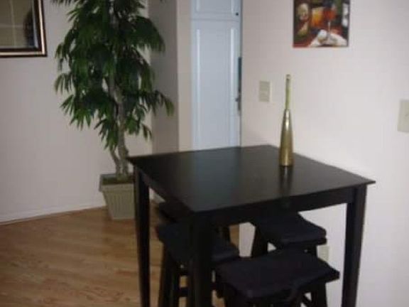 3rd image of 403 Country Club Ct